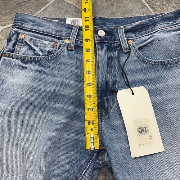 Levi’s Premium 405 Standard Distressed Jean Shorts - Picture 11 of 14